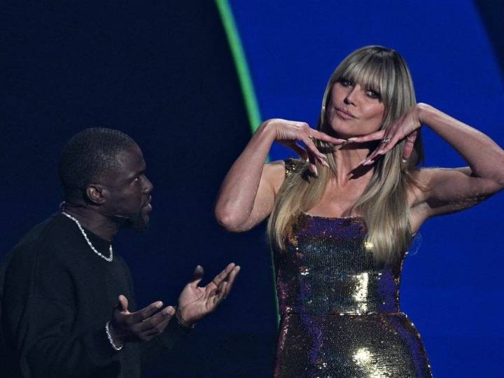 Kevin Hart has awkward moments at World Cup draw