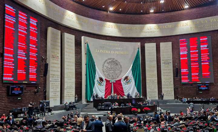 Marcha minuta que moderniza Ley de Ascensos de la Armada