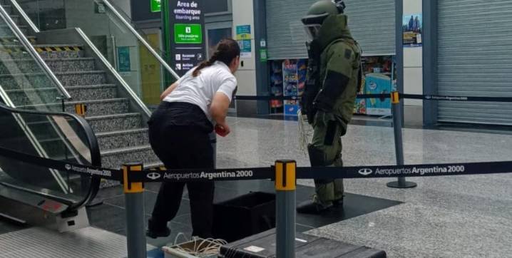 Una pasajera alertó que llevaba una bomba y evacuaron el aeropuerto de Comodoro