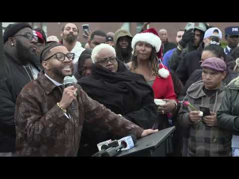 Community gathers to honor victims at Stockton candlelight vigil