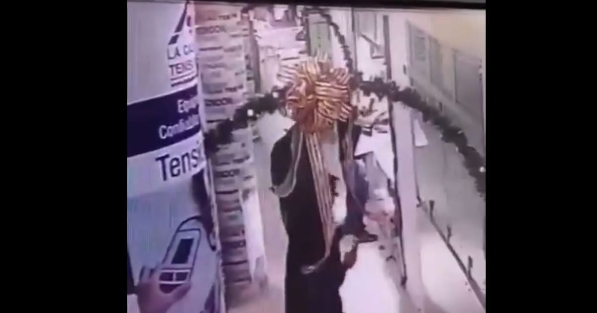 Videos muestran cómo ocurrió el robo de una joyería en Bogotá en medio de caos y disparos