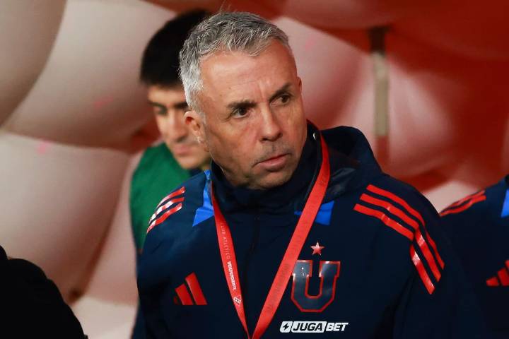 El próximo paso en las negociaciones de la U de Chile para la salida de Gustavo Álvarez y el nuevo nombre que surge para reemplazarlo