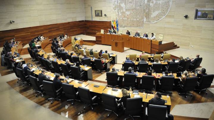 Extremadura, ante su primera campaña de unas elecciones anticipadas