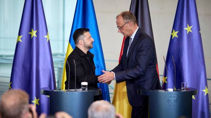 La UE congela de forma permanente los fondos rusos y bloquea el acceso a EE.UU.