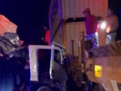 Impactante VIDEO de tren al embestir un camión cargado con huevos