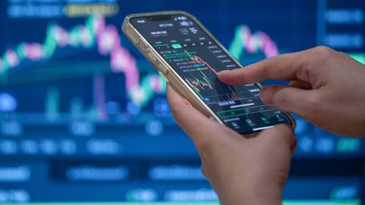 Top stocks in news: ICICI Bank, L&T, IndiGo, Siemens, Welspun Corp, Fujiyama, Physicswallah