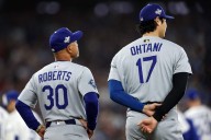 Dodgers' Dave Roberts says he supports MLB salary cap, floor in TV appearance