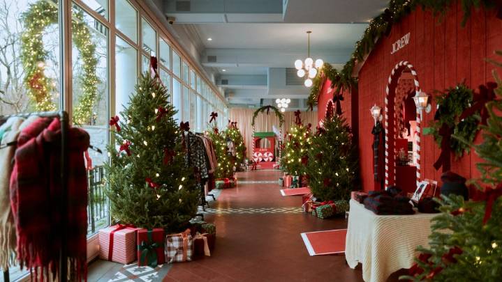 J.Crew Sets a Holiday Pop Up in Central Park