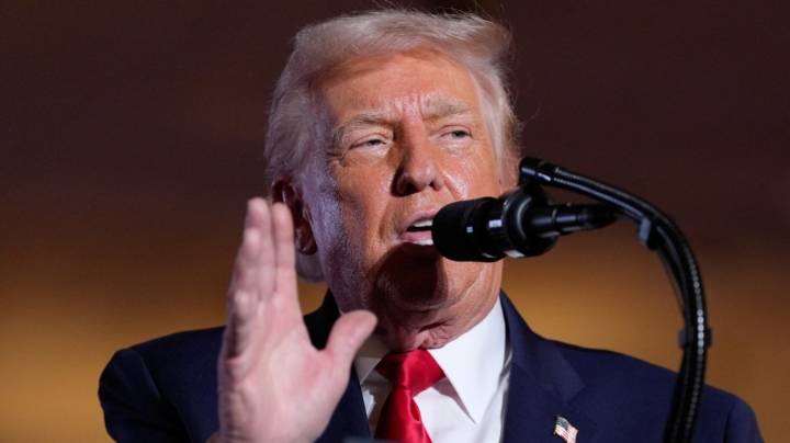 Trump rails against Omar, migration from 'hellholes' like Somalia