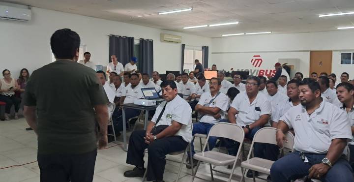 CONDUCTORES DEL KO’OX RECIBEN CAPACITACIÓN PARA PREVENIR Y ERRADICAR LA VIOLENCIA DE GÉNERO EN EL TRANSPORTE PÚBLICO