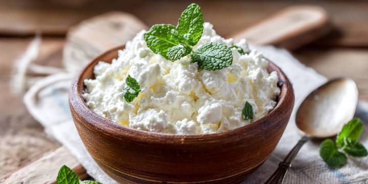 Kéfir casero hecho con leche de avena: un probiótico que todos deberíamos beber en las mañanas