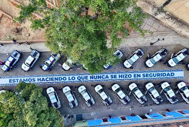 Oaxaca fortalece la seguridad en 37 municipios con entrega de vehículos especializados