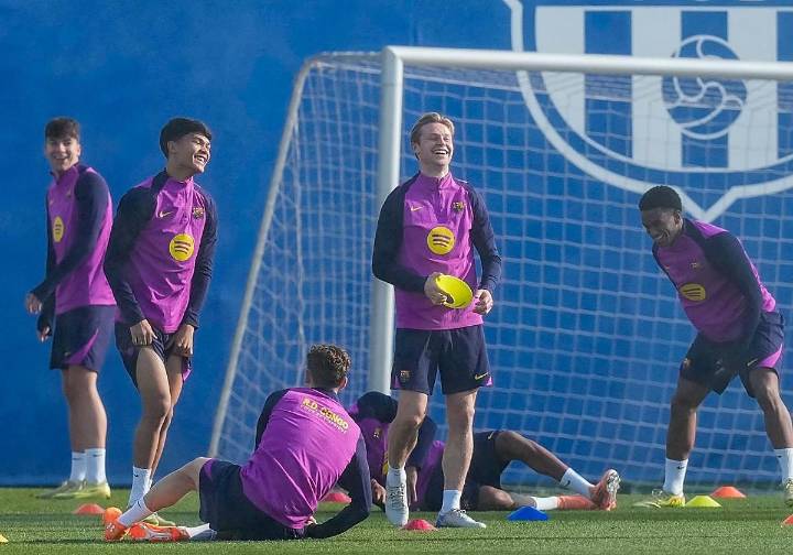 El Barça se aísla del 'caso Negreira' para reforzar el liderato