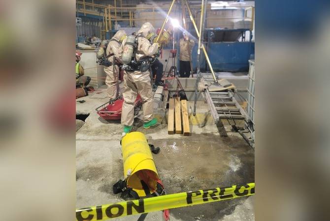 Cae trabajador en fosa de ácido clorhídrico en empresa de Tijuana