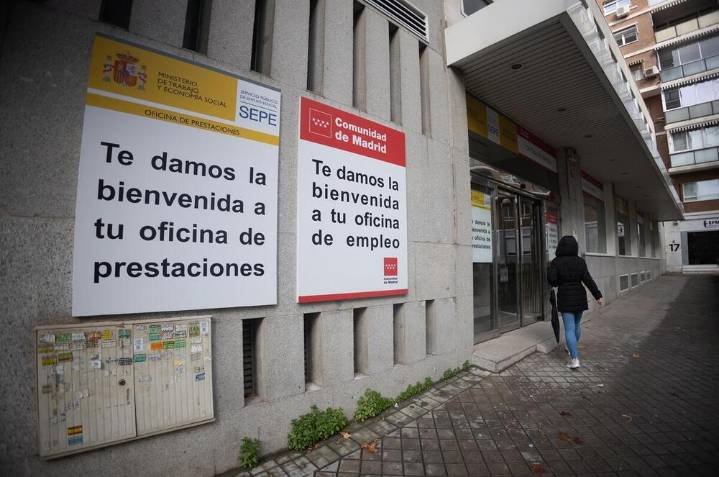 El paro baja en 18.805 personas en noviembre en España