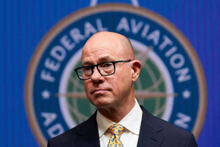 Senator says FAA administrator failed to sell multimillion-dollar airline stake as promised