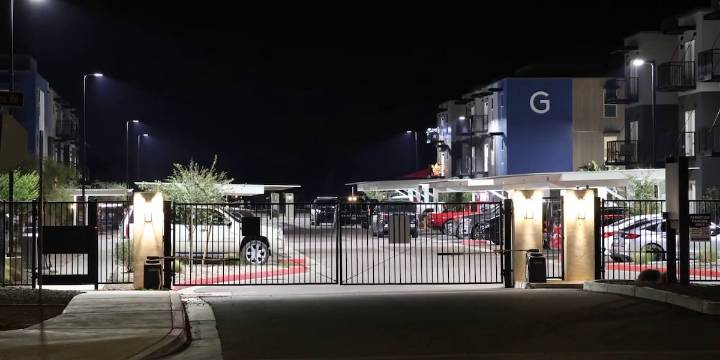 PD: Ex-boyfriend killed after bathroom ambush at Maricopa apartment