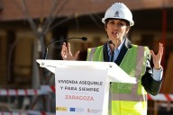 El Gobierno ataca a Ayuso desde Bruselas: "Promueve que los inversores compren casi barrios enteros privando a los residentes el derecho a la vivienda"