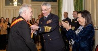 La Armada concede al chef Ferran Adrià la Gran Cruz del Mérito Naval y ensalza su sacrificio y compromiso