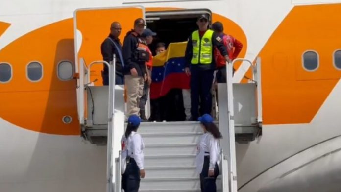 EEUU desmiente a Venezuela sobre suspensión de vuelo de deportación