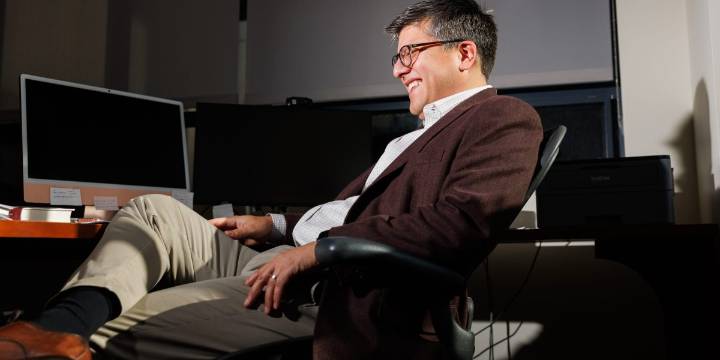 After mass AI college-cheating freakout, many admissions offices are using it to screen student applications