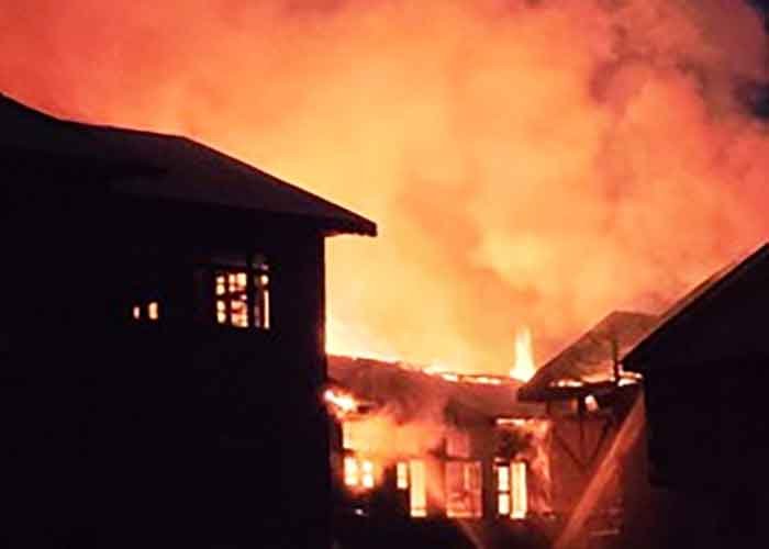25 killed in massive midnight blaze at popular Goa club