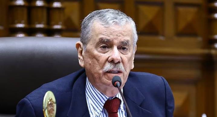 JNE revoca resolución y dispone que Fernando Rospigliosi no infringió neutralidad en caso cámara en mitin de Fuerza Popular