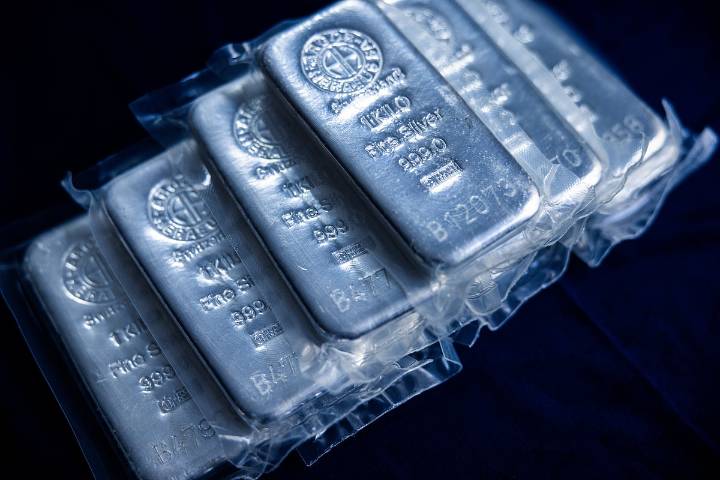 Silver Extends Gains Above $60 On Rate-Cut Hopes, Tight Supply