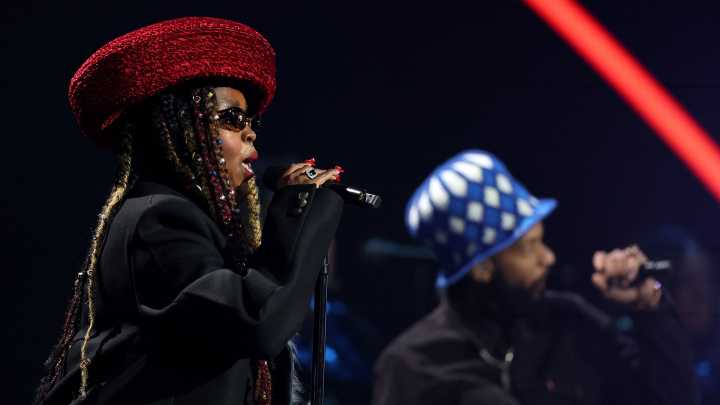 La Rapera Lauryn Hill y Su Hijo en Ceremonia del Sorteo Oficial de la Copa Mundial de la FIFA