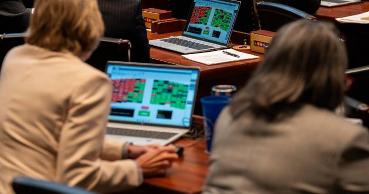 Judge rules Missouri lawmakers can do mid-decade congressional redistricting