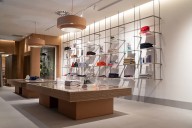 Así es la primera tienda monomaterial, construida íntegramente con mobiliario hecho con papel y cartón