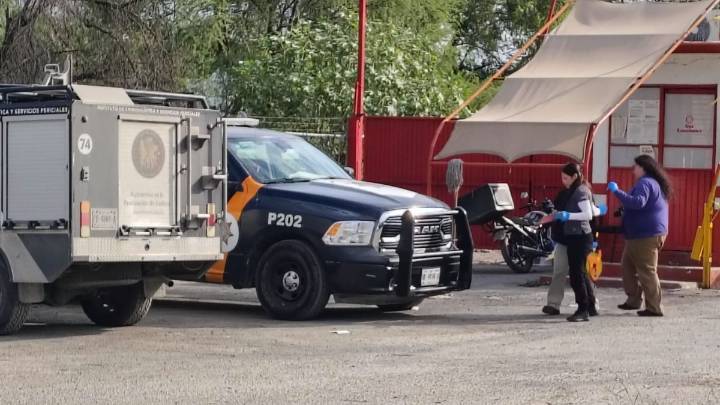Hombres armados irrumpen en gasera y roban vehículo en Guadalupe, Nuevo León