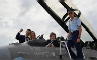 Milei presenta sus aviones cazas F16 que compró a Dinamarca y los bautiza como "ángeles protectores" de Argentina