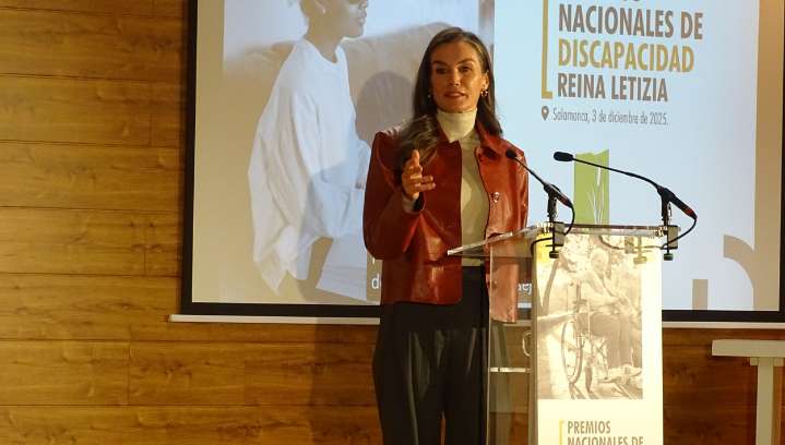 La Reina Letizia urge a "cambiar de mentalidad" y "no dejar atrás a las personas con discapacidad”