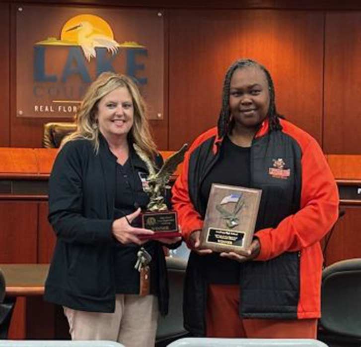 Lake County Supervisor of Elections Presents Award To 2025 High School Voter Registration Challenge Winner