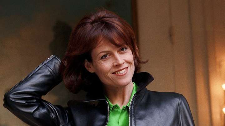 '80s icon Sigourney Weaver has fans doing a double take in ageless appearance