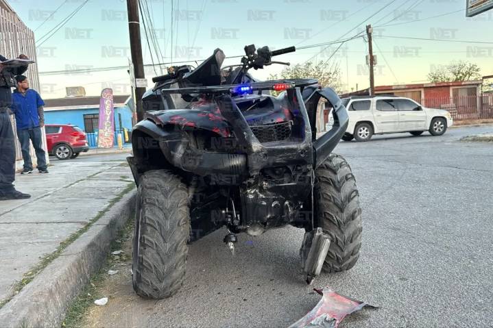 Policía queda herido de gravedad tras chocar en su cuatrimoto