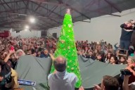 Árbol de Navidad de chocolate en Gilbert: “Fue especial”, aseguró el intendente
