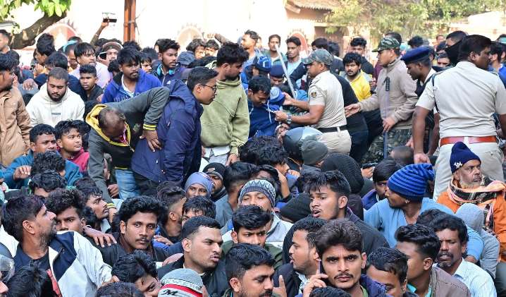 Four arrested for black-marketing tickets of India