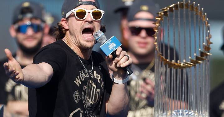 Dodgers interested in reunion with Kiké Hernández