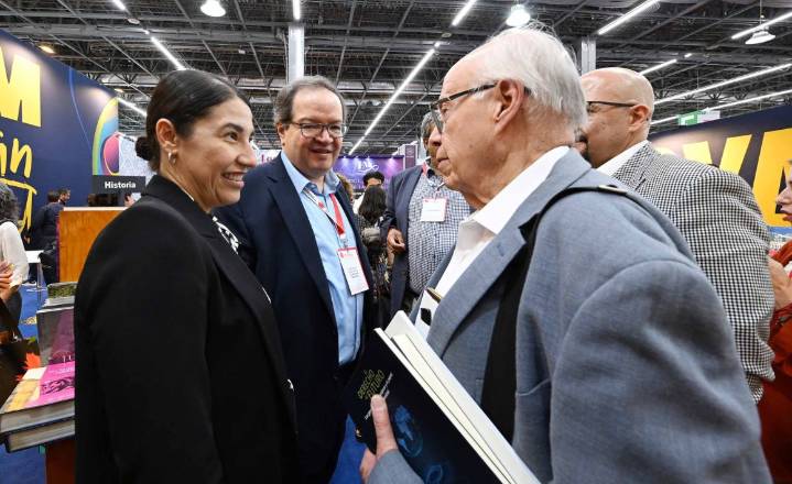 Debate abierto, si Banxico debe buscar crecimiento económico: Lomelí