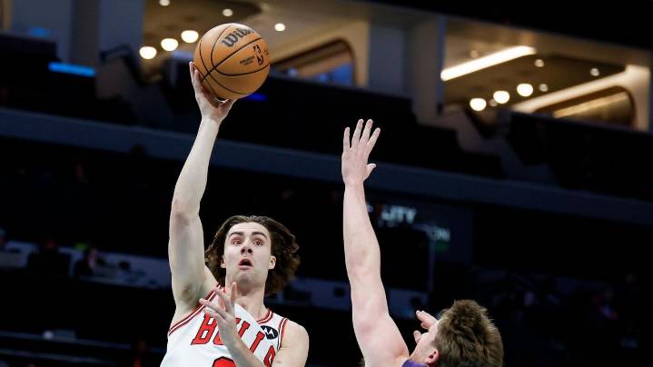 Josh Giddey scores 26 points, Bulls hang on to beat Hornets 129