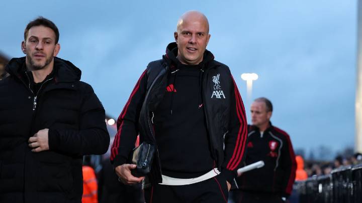 Slot hablará con Salah y dice que "no hay motivos" para querer que deje Liverpool