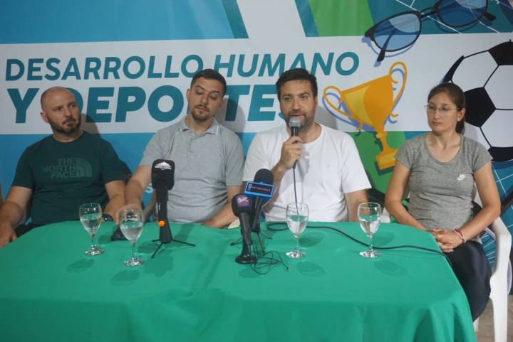 Inscripciones abiertas para la temporada 2025-2026 en la escuela de natación del Polideportivo Municipal