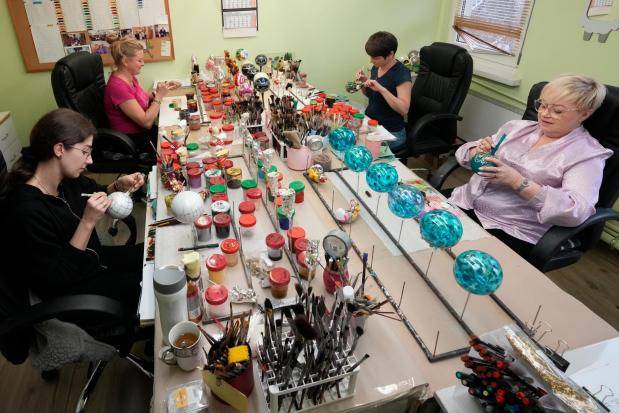 The Polish ‘magicians of glass’ who create Christmas baubles for clients worldwide