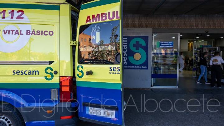 Una caída inesperada manda a un motorista a Urgencias en Albacete