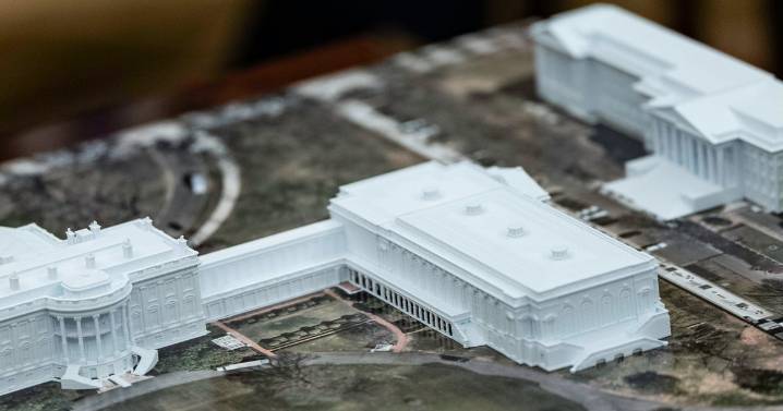 Trump hires new architect for ballroom