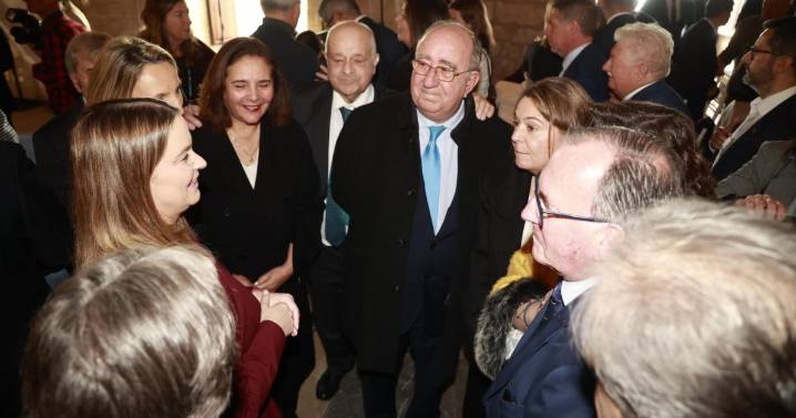 Juntos pero no revueltos