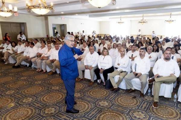 Busca SNTE aumento salarial de 13% para 2026