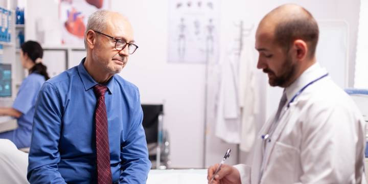 Qué es el síndrome vespertino: el trastorno que se multiplica entre los adultos mayores y alerta a los especialistas